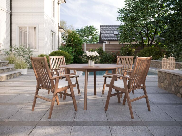 JensenOutdoor_FoundationsCollection_52InchRoundIpeDiningTable_HeritageCollection_FranklinDiningArmChairs_Lifestyle1