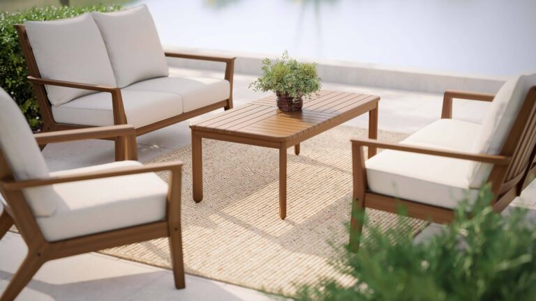 JensenOutdoor_FoundationsCollection_MosaicRectangularCoffeeTable_SkyCollection_Lifestyle2