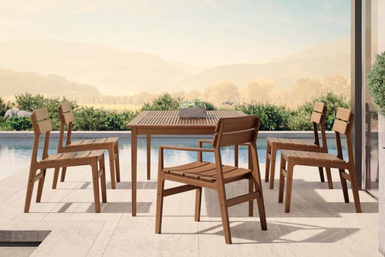 JensenOutdoor_InnovaCollection_AuroraDiningChairs_OpalCollection_84InchRectangularTable_Lifestyle2