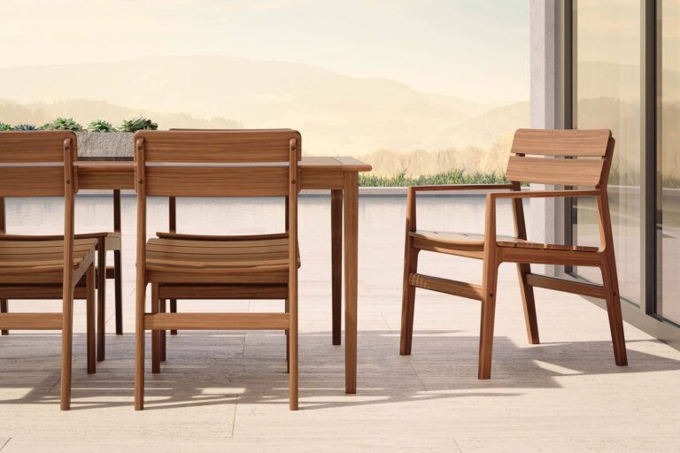 JensenOutdoor_InnovaCollection_AuroraDiningChairs_OpalCollection_84InchRectangularTable_Lifestyle5