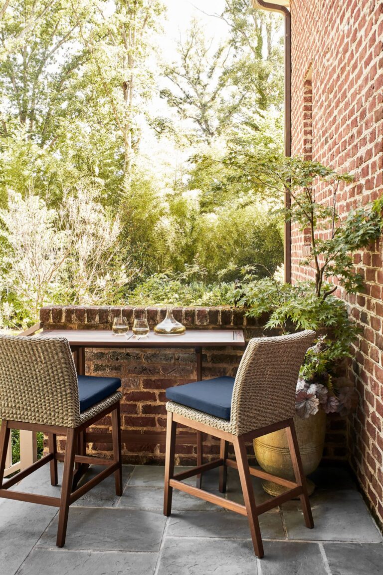 Coral-CounterHeightDiningwithRichmondRailTableandNaturalWeaveandSunbrellaCastHarbor